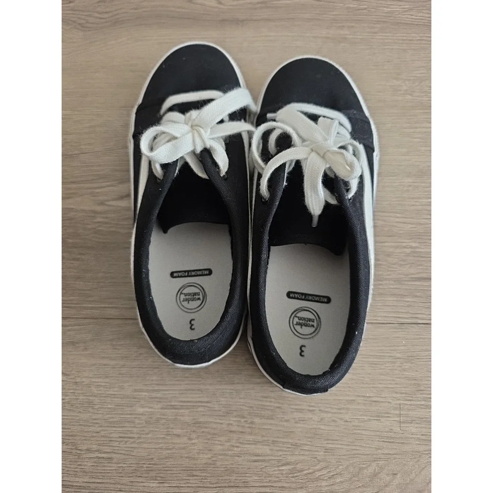 Wonder Nation‎ Canvas Sneakers Youth Size 3 Black White Lace Up Casual Shoes